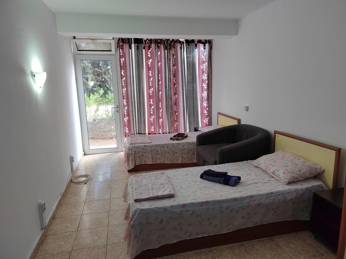 Tc Apartments Pantai Sunny Bagian luar foto